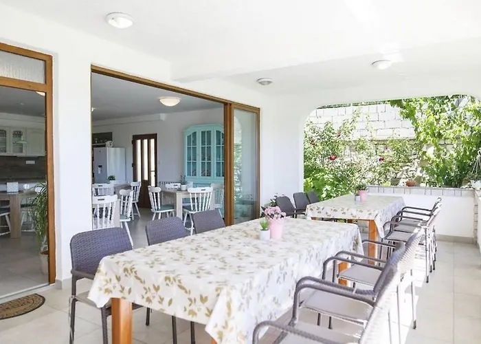 And By The Sea Palit - Rab - 24303 Guest house 4*
